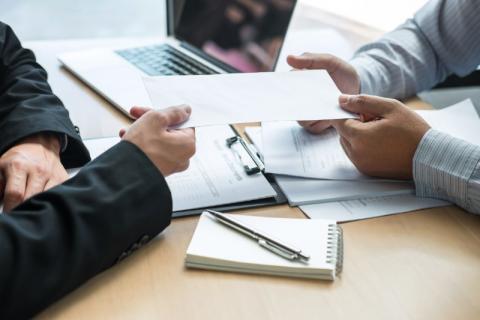 Quitter son poste en négociant son départ